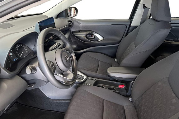 Toyota Yaris 14 of 21