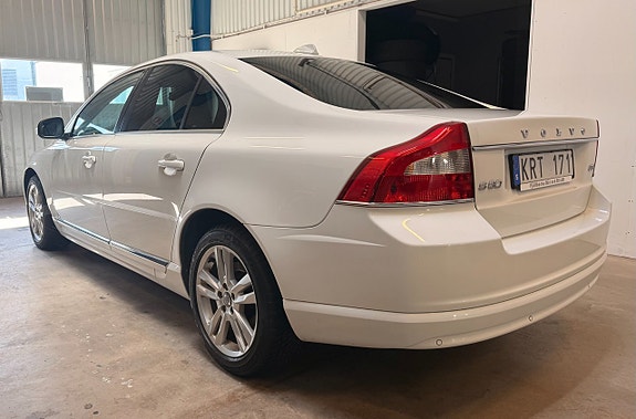 Volvo S80 2 of 11
