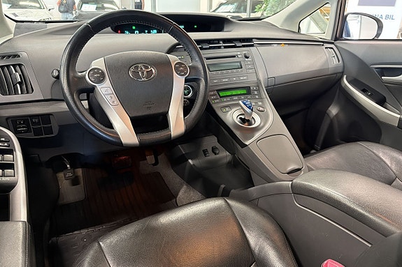 Toyota Prius+ 8 of 19