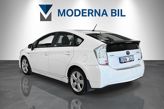 Toyota Prius+ 3 of 19
