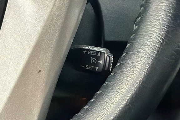 Toyota Prius+ 10 of 19