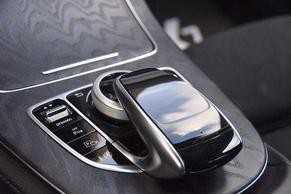 Mercedes-Benz E200 18 of 21