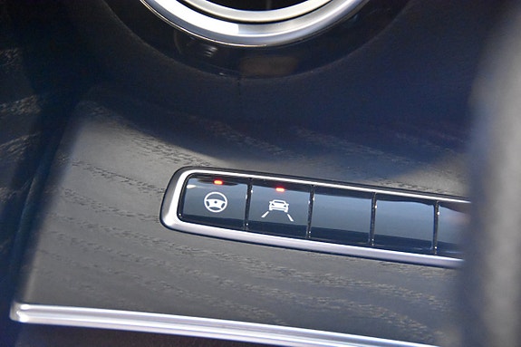 Mercedes-Benz E200 21 of 21