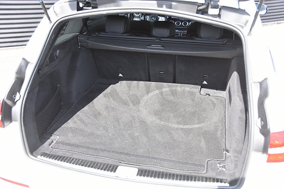 Mercedes-Benz E200 8 of 21