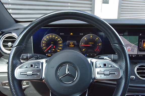 Mercedes-Benz E200 13 of 21