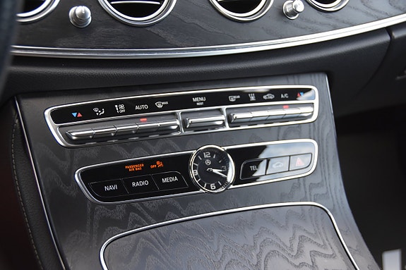 Mercedes-Benz E200 17 of 21