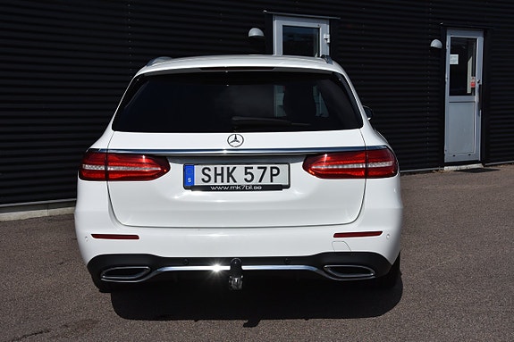 Mercedes-Benz E200 6 of 21