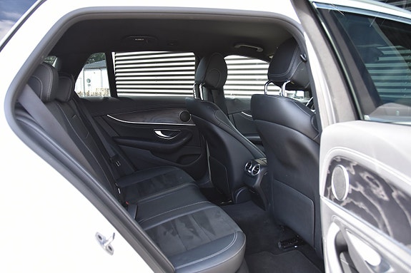 Mercedes-Benz E200 11 of 21