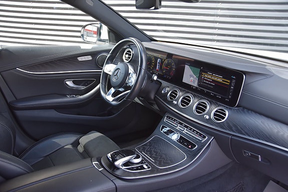 Mercedes-Benz E200 10 of 21
