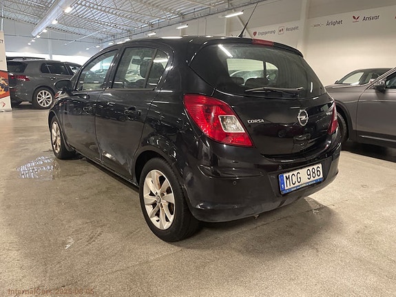 Opel Corsa 2 of 2