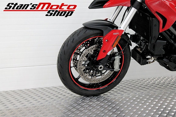 Ducati Hyperstrada 939 ABS 11 of 17