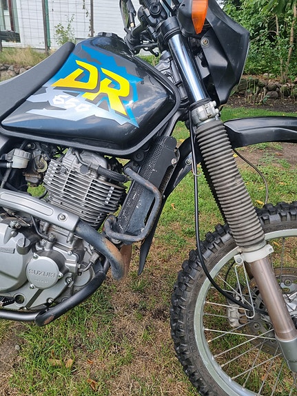 Suzuki DR650SE 7 of 9