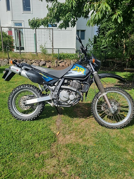 Suzuki DR650SE 2 of 9