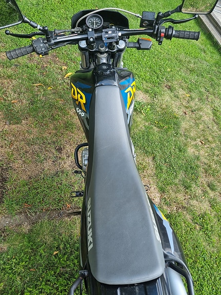 Suzuki DR650SE 8 of 9