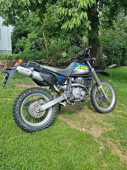 Suzuki DR650SE 3 of 9