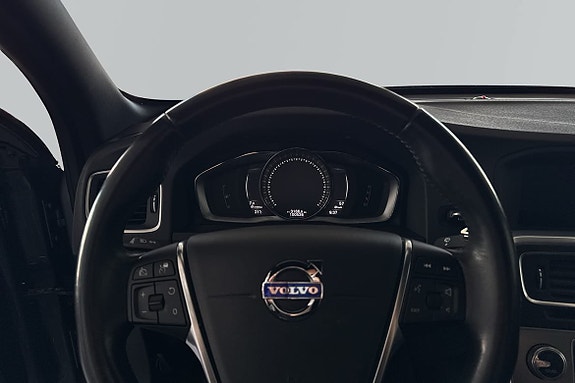 Volvo S60 Cross Country 11 of 21