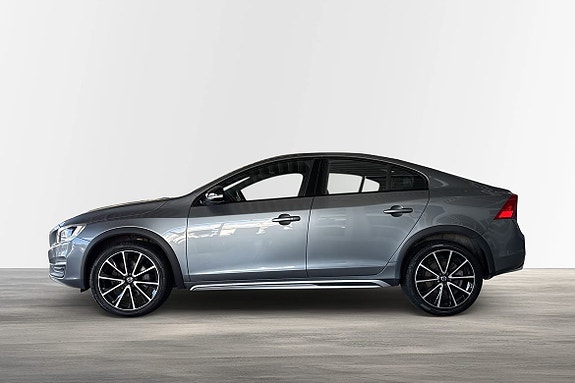 Volvo S60 Cross Country 3 of 21