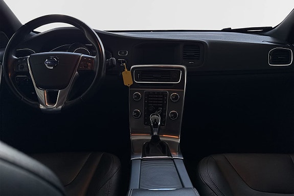 Volvo S60 Cross Country 6 of 21