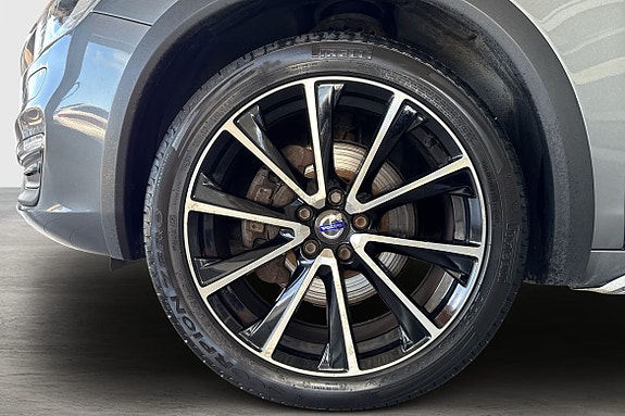Volvo S60 Cross Country 10 of 21