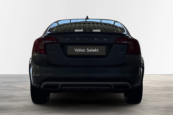 Volvo S60 Cross Country 8 of 21