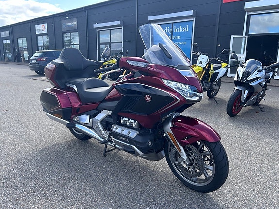 Honda GL1800DA Goldwing Tour 2 of 6
