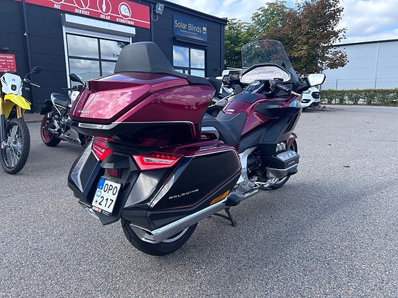 Honda GL1800DA Goldwing Tour 5 of 6