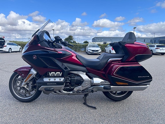 Honda GL1800DA Goldwing Tour 4 of 6