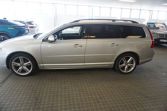 Volvo V70 2 of 6