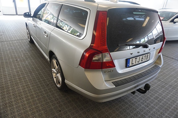 Volvo V70 4 of 6