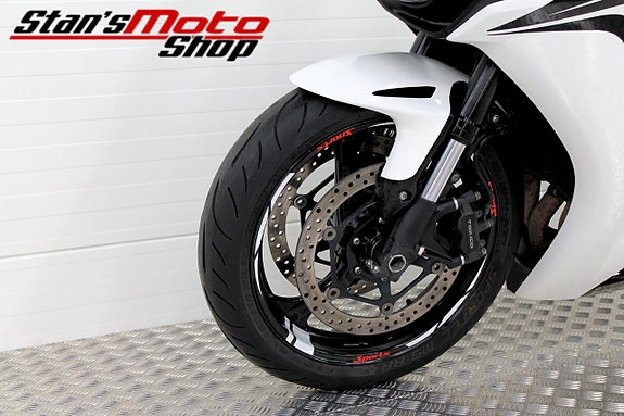 Honda Powersports CBR1000RR Yoshimura 13 of 17
