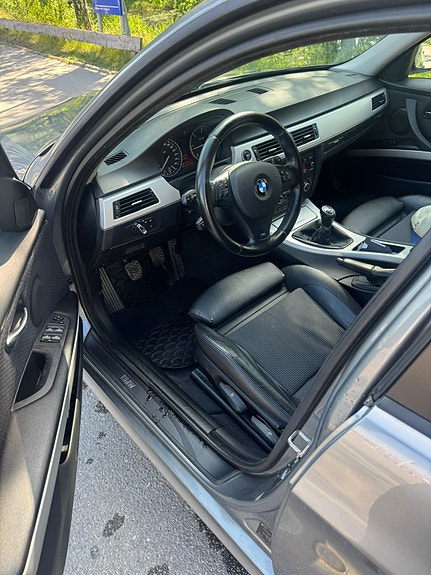 BMW 320d 5 of 5