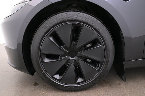 Tesla Model 3 27 of 27