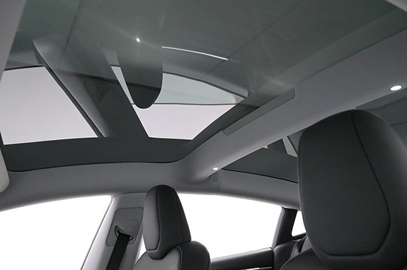 Tesla Model 3 19 of 27