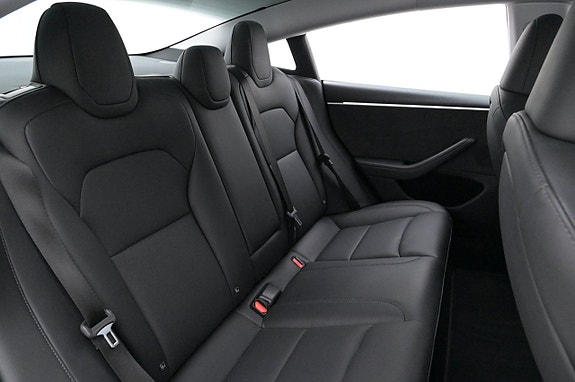Tesla Model 3 20 of 27