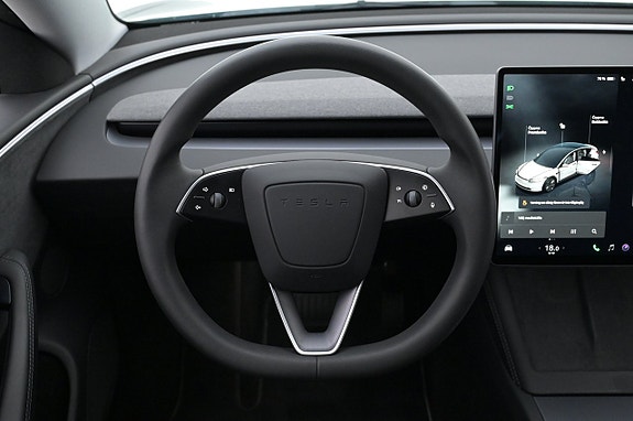 Tesla Model 3 7 of 27