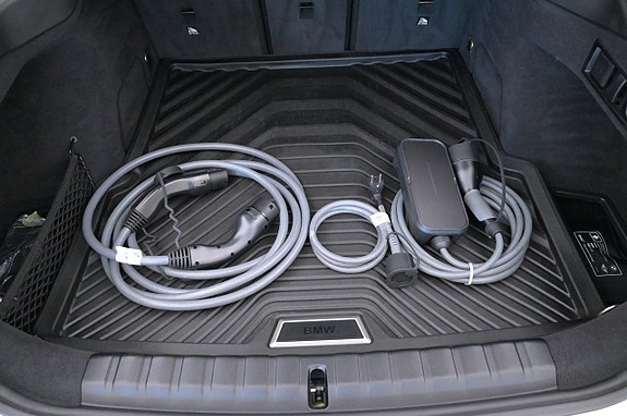 BMW i4 24 of 27
