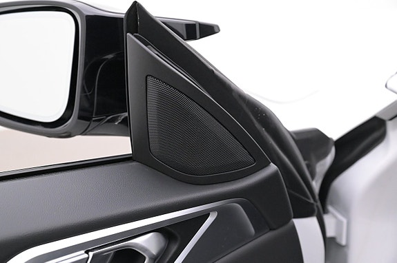 BMW i4 20 of 27