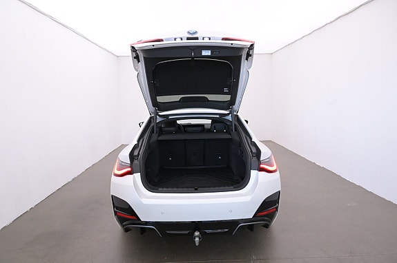 BMW i4 22 of 27