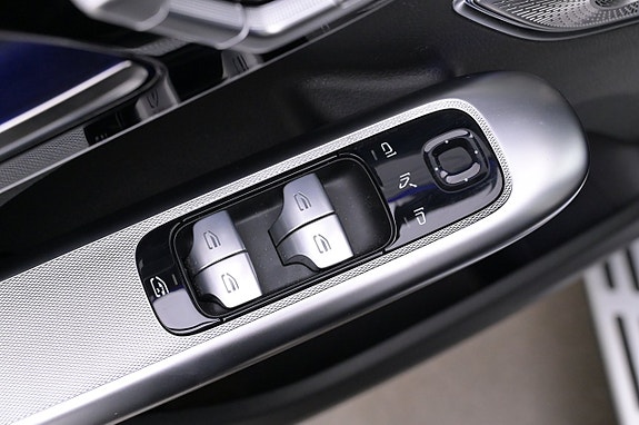 Mercedes-Benz EQE SUV 10 of 27