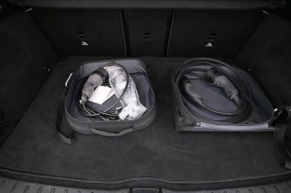 Mercedes-Benz EQA300 23 of 27