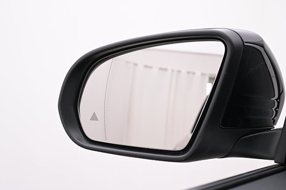 Mercedes-Benz EQA300 19 of 27