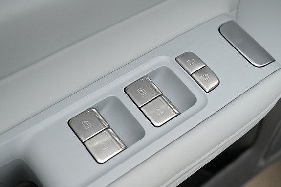 Polestar 4 12 of 27