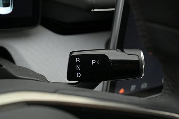 Polestar 4 8 of 27