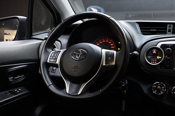 Toyota Yaris 16 of 26