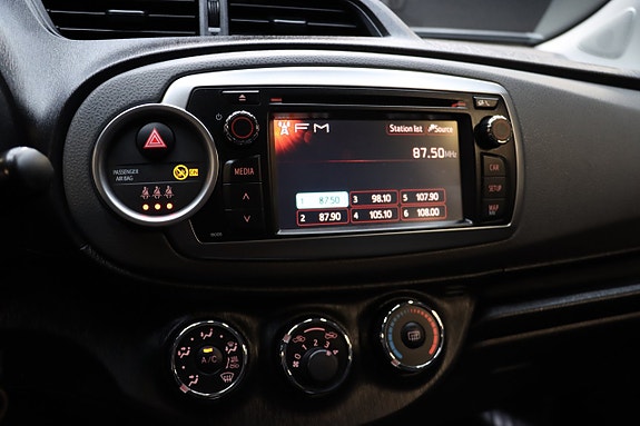 Toyota Yaris 18 of 26