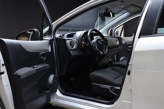 Toyota Yaris 9 of 26