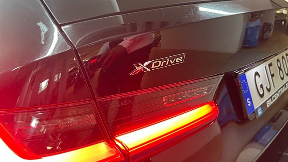 BMW 330e 23 of 23