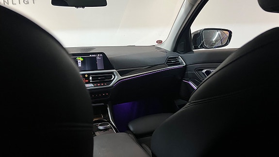BMW 330e 22 of 23