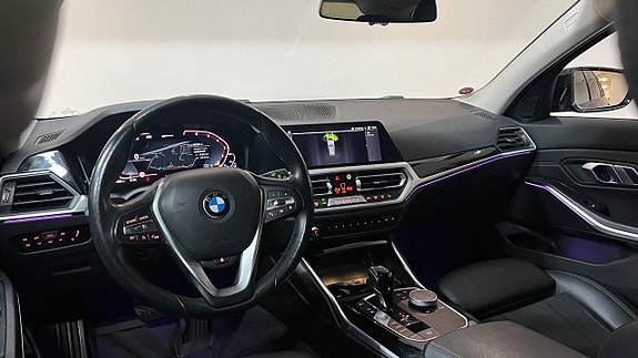 BMW 330e 21 of 23