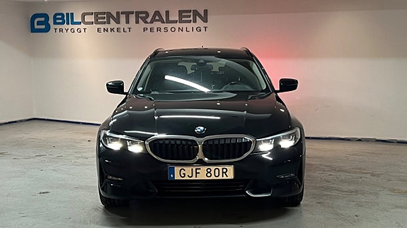 BMW 330e 3 of 23